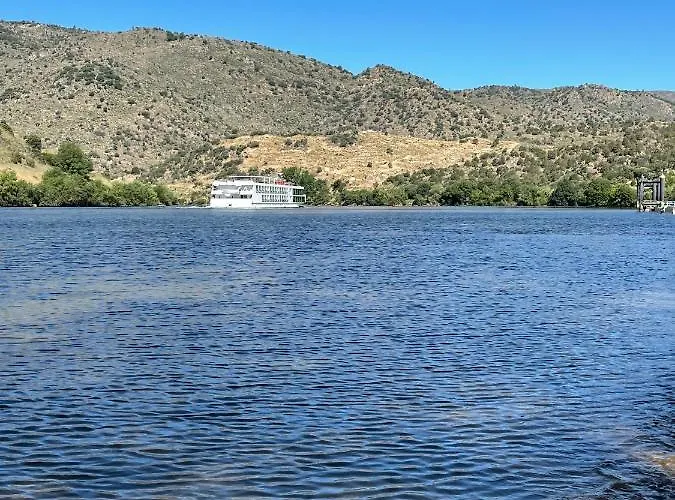 Douro Visit House טורה דה מונקורבו