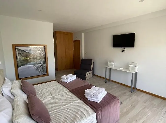 בית חווה Douro Visit House טורה דה מונקורבו