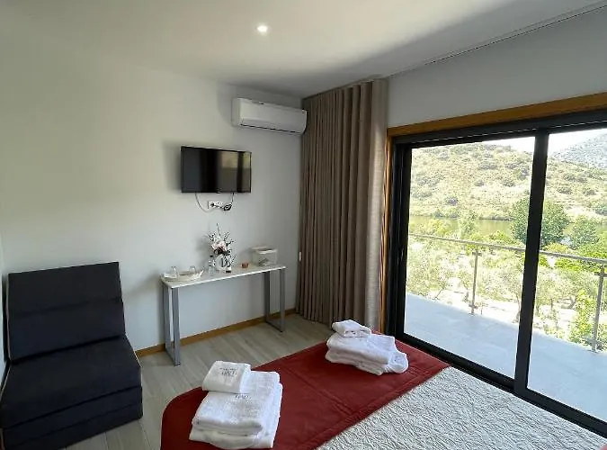 בית חווה Douro Visit House טורה דה מונקורבו