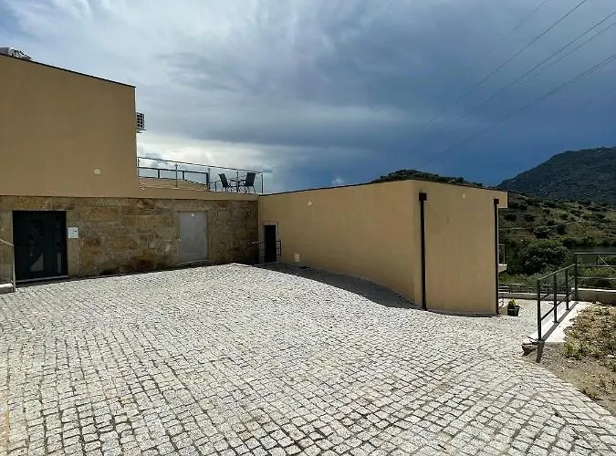 Douro Visit House בית חווה טורה דה מונקורבו