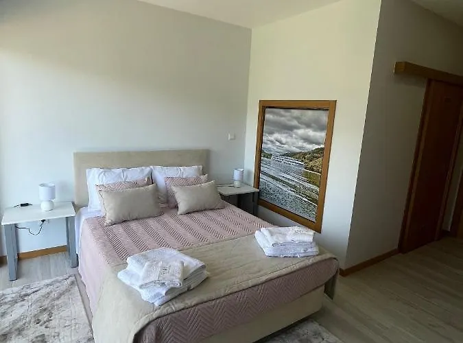 Douro Visit House בית חווה טורה דה מונקורבו