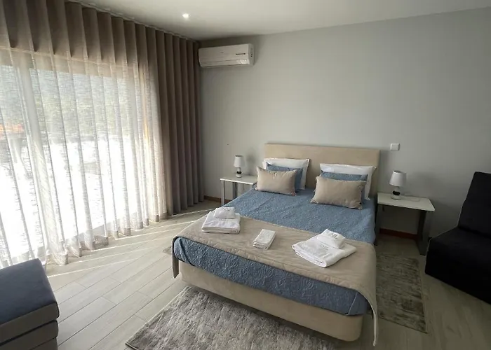 Douro Visit House בית חווה טורה דה מונקורבו